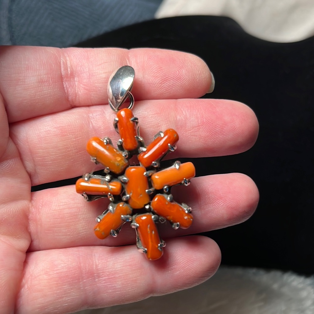 STERLING SILVER PENDANT WITH CORAL